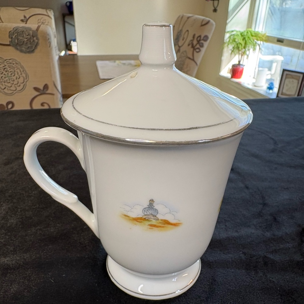 Vintage Ceramic Chinese- Style Lidded Teacup - Picture 4 of 8